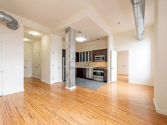 5th image of 232 Pavonia Ave APT 1012