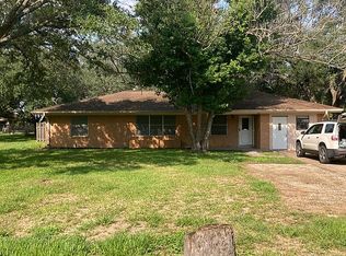 4200 Mockingbird Ln, Bay City, TX 77414