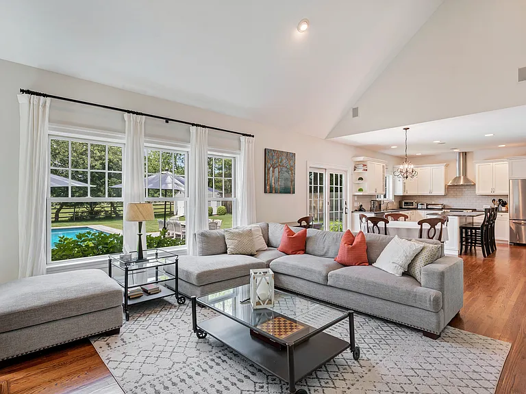 15 Cedar Ct — Photo 3