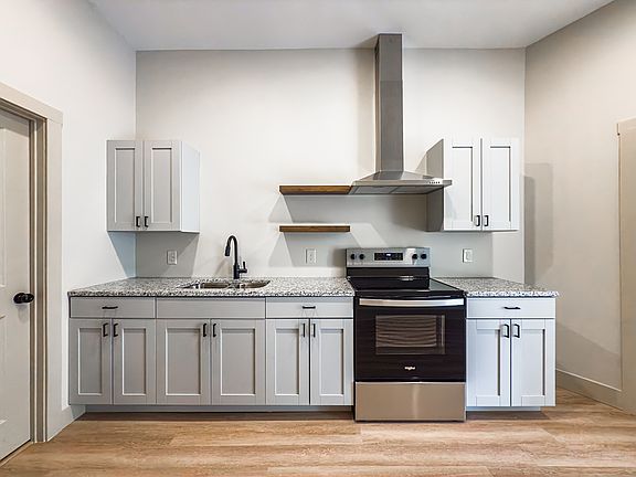 4th image of 6407 Vine St #1
