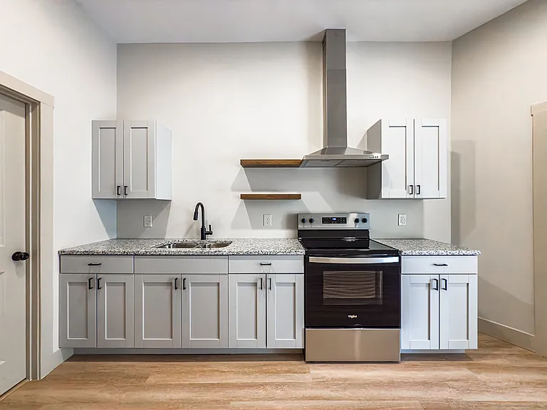 6407 Vine St #1 — Photo 4