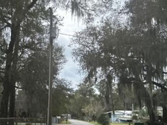 Exterior Neighborhood (street photo)