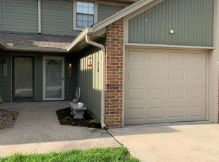 234 SW Pinetree Ln, Lees Summit, MO 64063