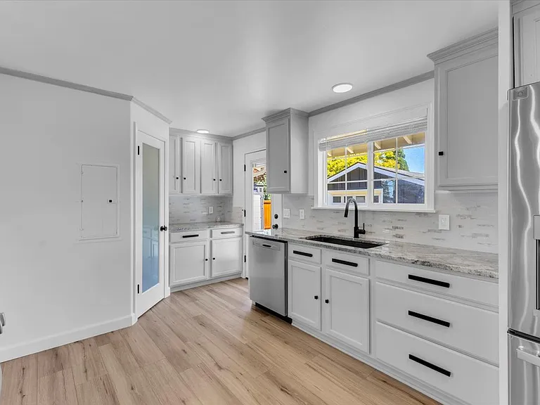 6211 W Magnolia Ave — Photo 13