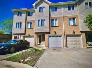 380 Riddell Ct, Newmarket, ON L3Y8M8
