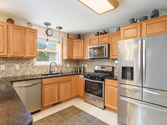 3rd image of 2770 Peachtree Ln