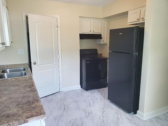 4th image of 645 Coralie St