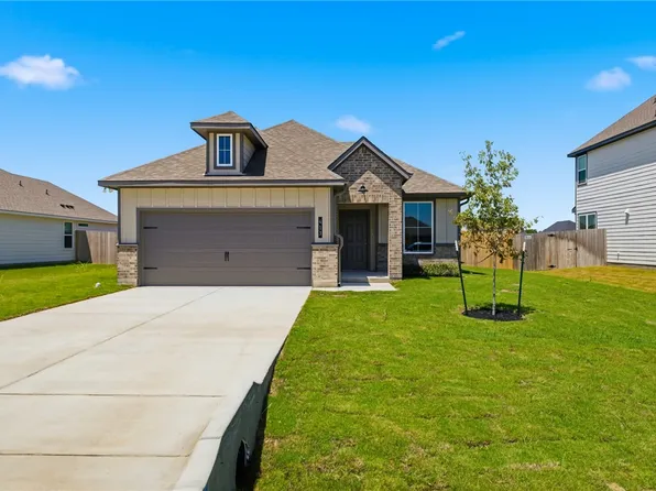 413 Harvest Lake Dr, Snook, TX 77878