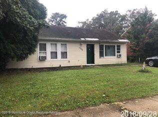 111 Windward Dr, Barnegat, NJ 08005