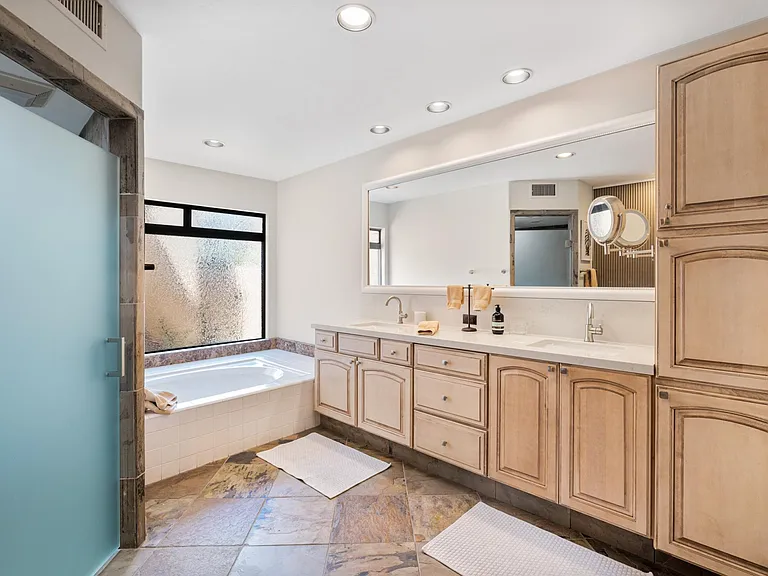 73299 Phoebe Ct — Photo 39