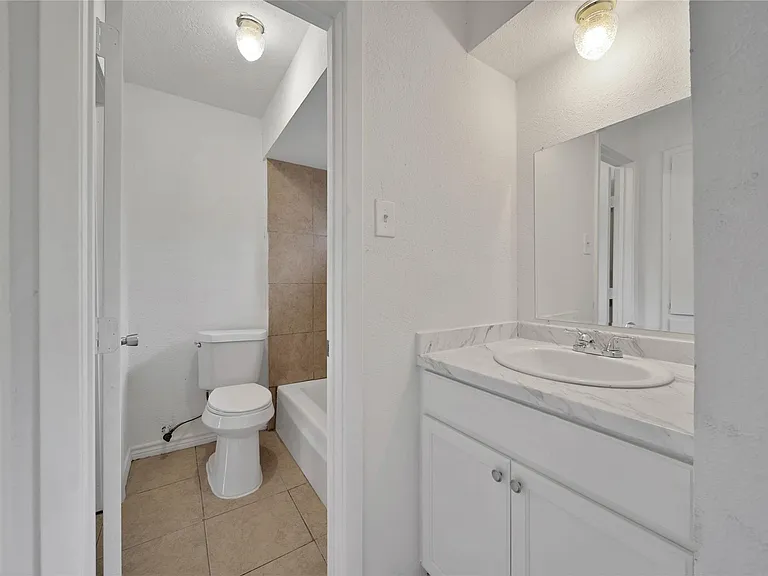 10006 Neuens Rd #1 — Photo 15