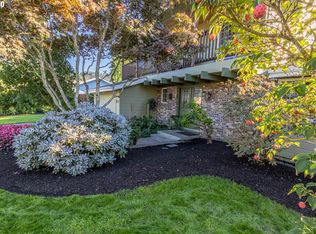 2230 Burlington Dr, Eugene, OR 97405