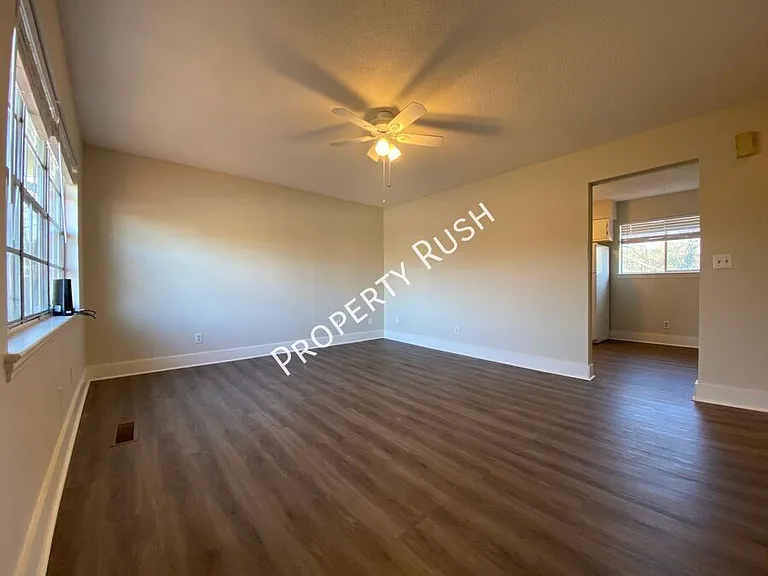 4727 Tessie Ln — Photo 3