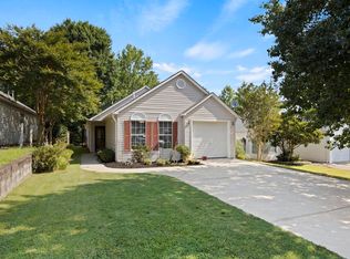 17 Lantern Ln, Greer, SC 29651