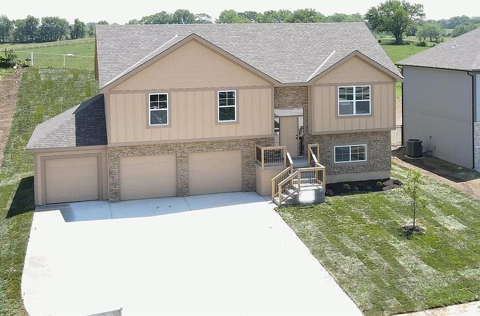 1st image of 2501 Windmill Dr