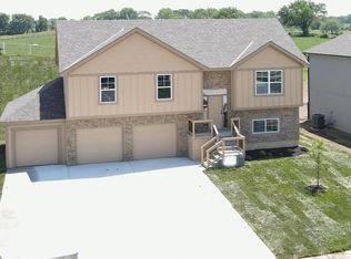2501 Windmill Dr, Platte City, MO 64079
