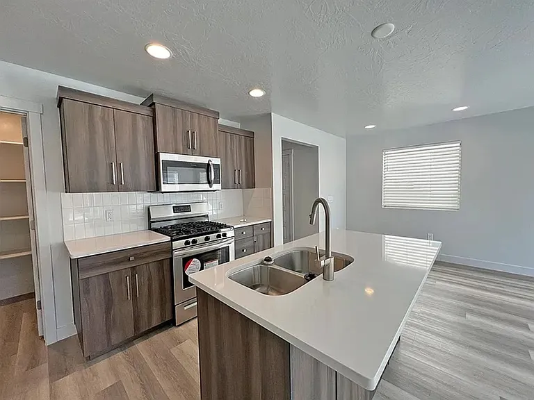 4104 E Phobos Ln — Photo 4