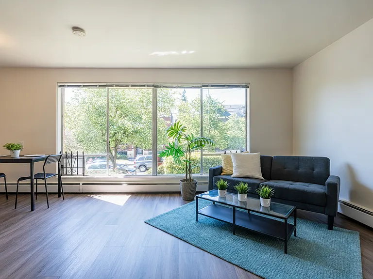Hamlin Place — Photo 1