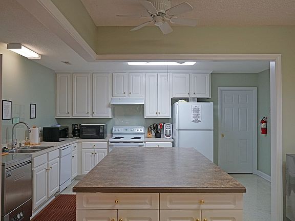 2nd image of 117 Woodlake Dr