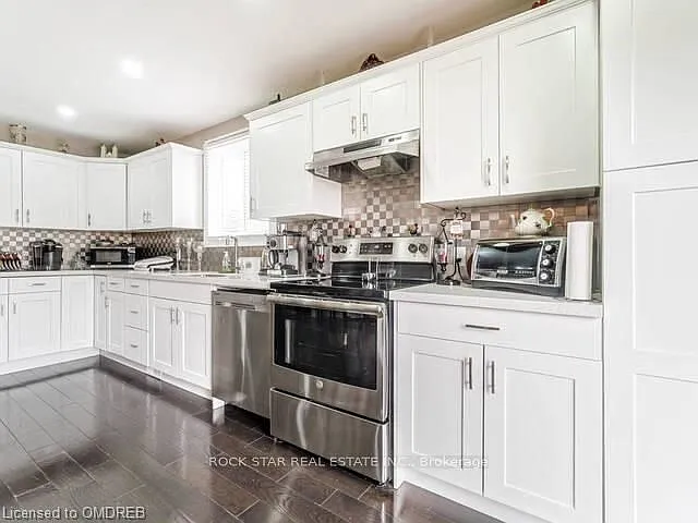 78 Billington Cres #UPPER — Photo 8