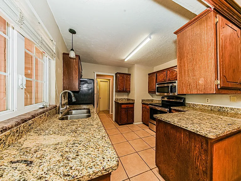 8117 Turtle Dove Dr — Photo 7