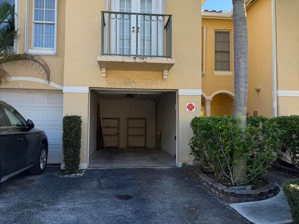 1130 Lake Shore Dr, Lake Park, FL