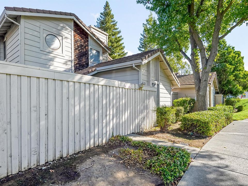 2nd image of 8182 Rose Vine Ln