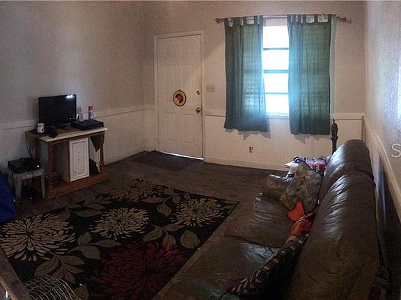 2nd image of 611 E Pocahontas Ave
