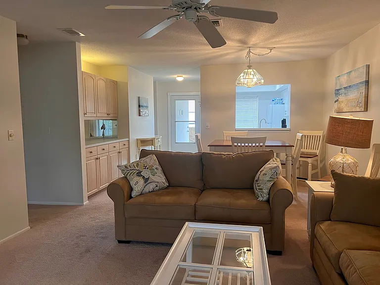748 Avenida Estancia #B — Photo 13