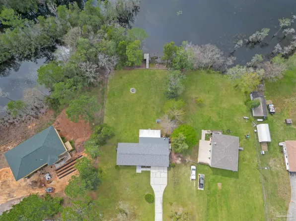 4719 Wildwood Dr, Milton, FL 32570