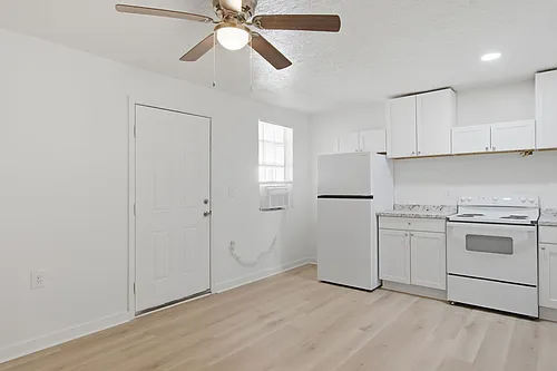 1824 Grayson St Photo 1