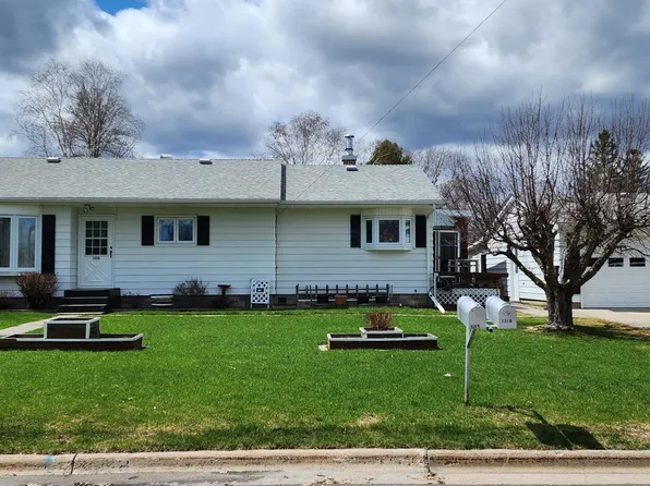 1318 8th Ave, International Falls, MN 56649