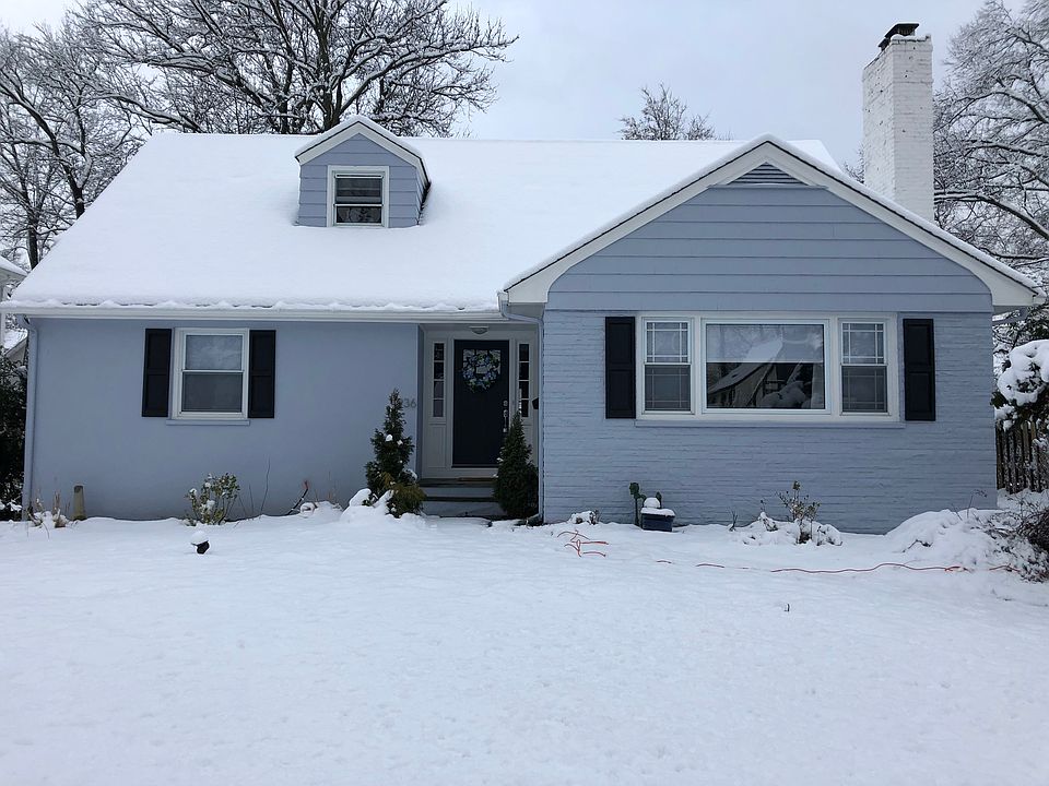 2nd image of 936 Carleton Rd