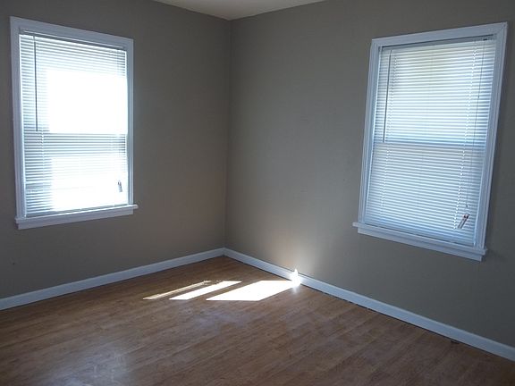 4th image of 18 Vierling Dr