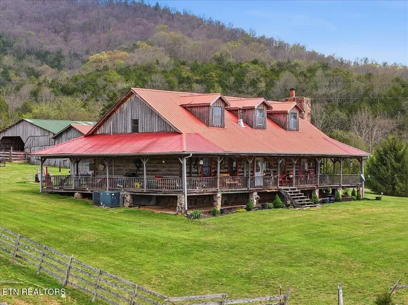 365 Young Ln, Tazewell, TN 37879