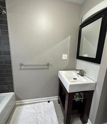 5th image of 120 Harrison Ave #2