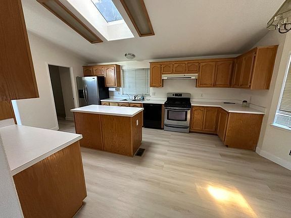 3rd image of 3637 Snell Ave Space 33
