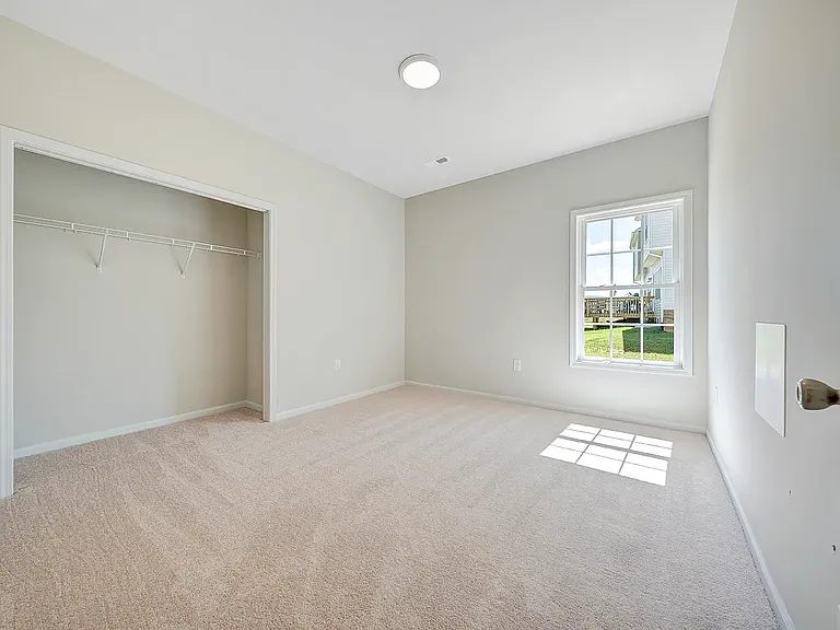 956 Carriage Pkwy — Photo 27
