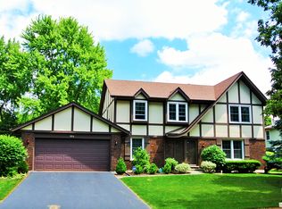 806 Citation Dr, Naperville, IL 60540