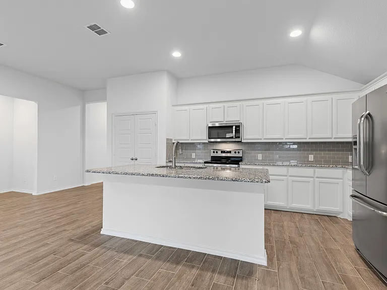 4807 Avion Dr — Photo 7