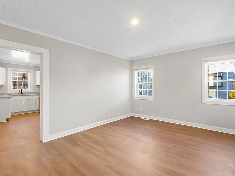 1111 Queen Ann St — Photo 10
