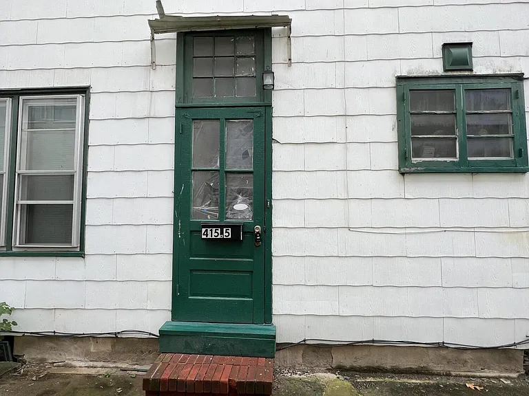 415 1/2 Walnut St — Photo 2
