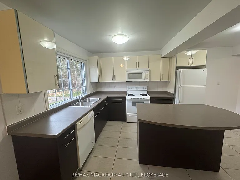 5852 Frontenac St #8 — Photo 3