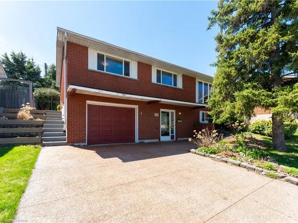 181 Burrwood Dr, Hamilton, ON L9C 3T3