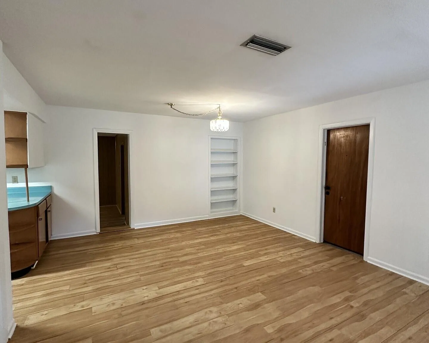 3 bed, 2.0 bath, 2248 sqft, $2,995 — Photo 3