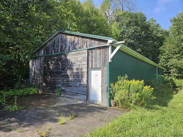 1195 Hemlock Rd, Punxsutawney, PA 15767