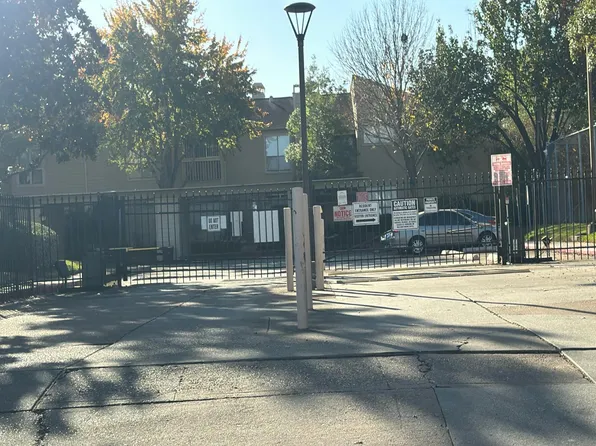 9333 Pagewood Ln, Houston, TX 77063