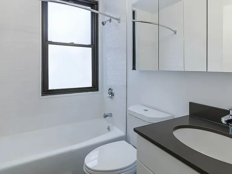 240 E 27th St #4N — Photo 21