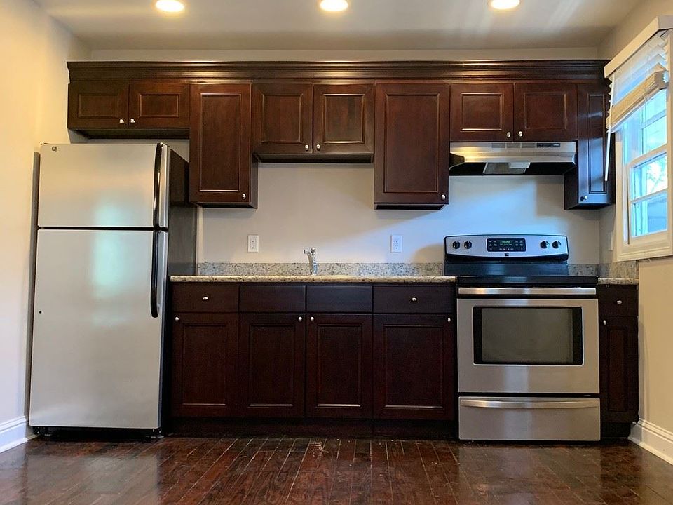 1st image of 722 Louisa St Unit 8