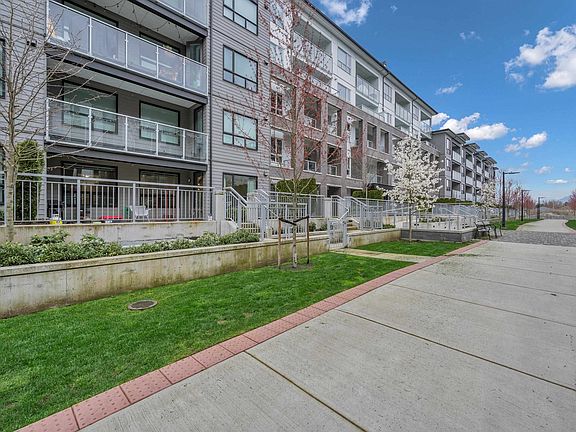 3rd image of 9233 Odlin Rd #226